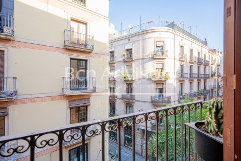 2 bedrooms apartment for sale in Barcelona, Catalonia, Spain № 2873 - photo 3