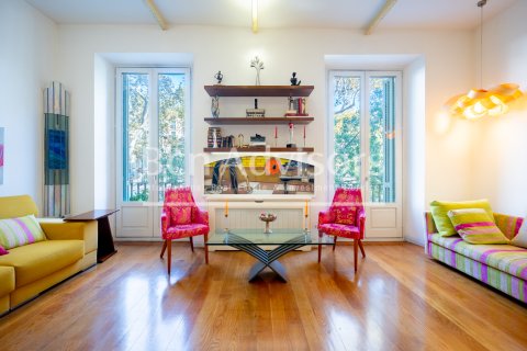 Apartamento de 2 dormitorios en venta en Barcelona, Cataluña, Spain № 2874