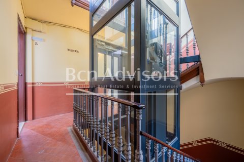 Ático de 3 dormitorios en venta en Barcelona, Cataluña, Spain № 2877 - foto 16