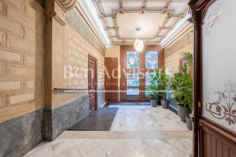 Ático de 3 dormitorios en venta en Barcelona, Cataluña, Spain № 2877 - foto 28