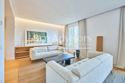 Apartamento de 2 dormitorios en venta en Barcelona, Cataluña, Spain № 2876 - foto 5