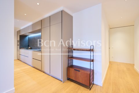 Apartamento de 2 dormitorios en venta en Barcelona, Cataluña, Spain № 2876 - foto 24