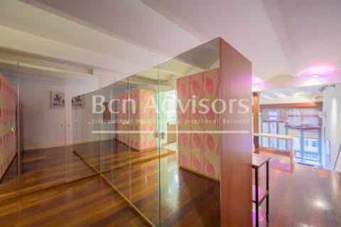 Apartamento de 2 dormitorios en venta en Barcelona, Cataluña, Spain № 2871 - foto 16
