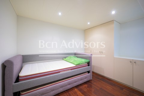 Apartamento de 2 dormitorios en venta en Barcelona, Cataluña, Spain № 2871 - foto 29