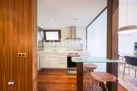 Apartamento de 2 dormitorios en venta en Barcelona, Cataluña, Spain № 2871 - foto 5