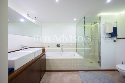 Apartamento de 2 dormitorios en venta en Barcelona, Cataluña, Spain № 2871 - foto 19
