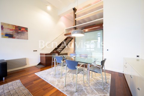 Apartamento de 2 dormitorios en venta en Barcelona, Cataluña, Spain № 2871 - foto 4