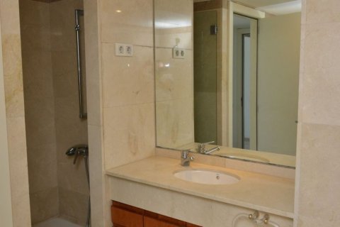 Apartamento de 4 dormitorios en venta en Barcelona, Cataluña, Spain № 7620 - foto 17