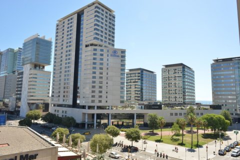 Apartamento de 4 dormitorios en venta en Barcelona, Cataluña, Spain № 7620 - foto 28