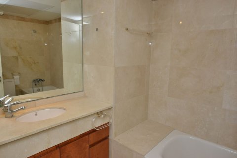 Apartamento de 4 dormitorios en venta en Barcelona, Cataluña, Spain № 7620 - foto 16