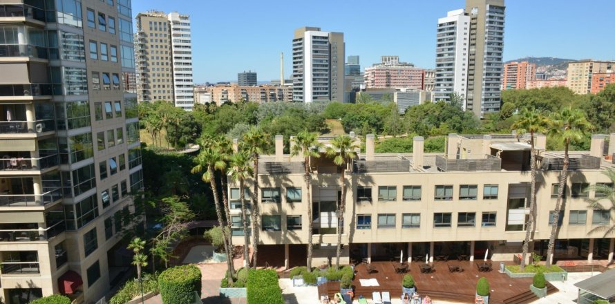 Apartamento de 4 dormitorios en venta en Barcelona, Cataluña, Spain № 7620