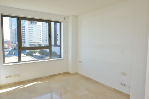 Apartamento de 4 dormitorios en venta en Barcelona, Cataluña, Spain № 7620 - foto 11
