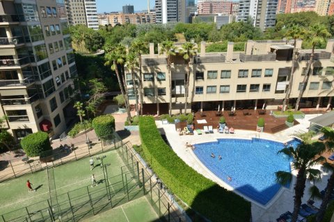 Apartamento de 4 dormitorios en venta en Barcelona, Cataluña, Spain № 7620 - foto 29