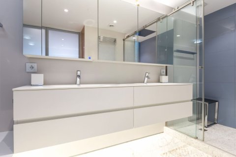 Купить квартиру в Барселона, Испания с 2 комнаты, 133м², № 7617 - фото 22