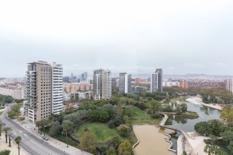 Купить квартиру в Барселона, Испания с 2 комнаты, 133м², № 7617 - фото 4