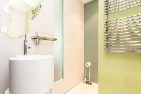 Купить квартиру в Барселона, Испания с 2 комнаты, 133м², № 7617 - фото 29