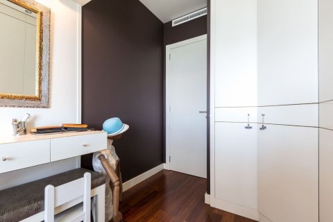 Купить квартиру в Барселона, Испания с 4 комнаты, 145м², № 7616 - фото 29