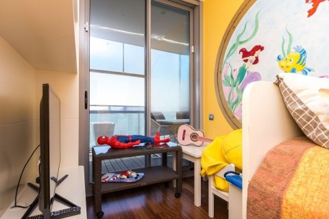 Купить квартиру в Барселона, Испания с 4 комнаты, 145м², № 7616 - фото 27