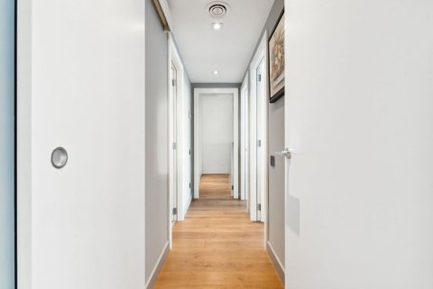 Apartamento de 3 dormitorios en venta en Barcelona, Cataluña, Spain № 7615 - foto 24