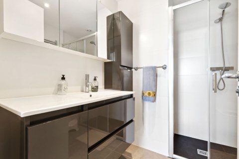 Apartamento de 3 dormitorios en venta en Barcelona, Cataluña, Spain № 7615 - foto 22