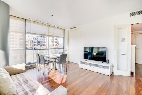 Apartamento de 3 dormitorios en venta en Barcelona, Cataluña, Spain № 7619 - foto 15