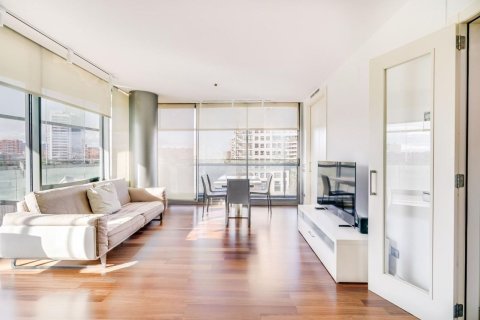 Apartamento de 3 dormitorios en venta en Barcelona, Cataluña, Spain № 7619 - foto 20