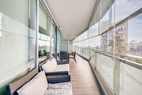 Apartamento de 3 dormitorios en venta en Barcelona, Cataluña, Spain № 7619 - foto 9