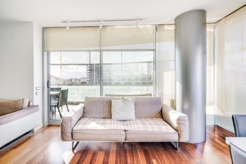 Apartamento de 3 dormitorios en venta en Barcelona, Cataluña, Spain № 7619 - foto 25