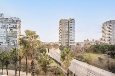 Apartamento de 3 dormitorios en venta en Barcelona, Cataluña, Spain № 7619 - foto 14