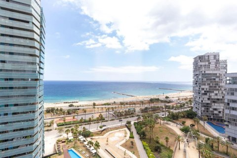3 bedrooms apartment for sale in Barcelona, Catalonia, Spain № 7614 - photo 2