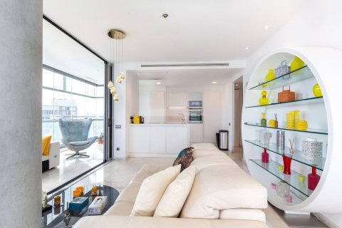 3 bedrooms apartment for sale in Barcelona, Catalonia, Spain № 7614 - photo 18