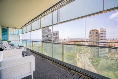 Apartamento de 3 dormitorios en venta en Barcelona, Cataluña, Spain № 7618 - foto 10