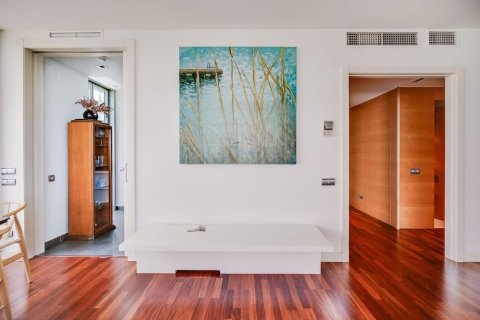 Apartamento de 3 dormitorios en venta en Barcelona, Cataluña, Spain № 7618 - foto 19