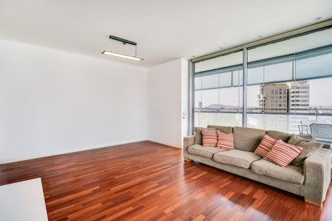 Apartamento de 3 dormitorios en venta en Barcelona, Cataluña, Spain № 7618 - foto 20
