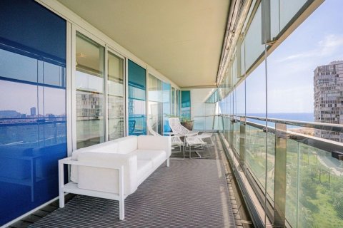 Apartamento de 3 dormitorios en venta en Barcelona, Cataluña, Spain № 7618 - foto 6