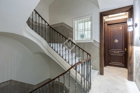 4 bedrooms apartment for sale in Barcelona, Catalonia, Spain № 4501 - photo 25