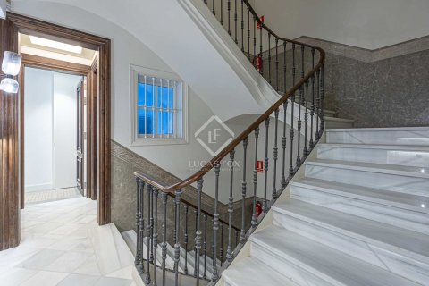 4 bedrooms apartment for sale in Barcelona, Catalonia, Spain № 4501 - photo 26