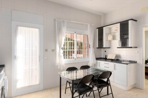 Villa de 7 dormitorios en venta en Vilassar de Dalt, Barcelona, Cataluña, Spain № 4500 - foto 6