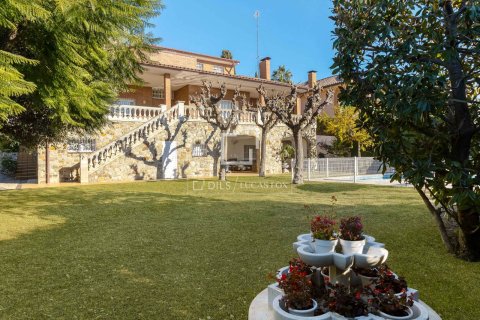 Villa de 7 dormitorios en venta en Vilassar de Dalt, Barcelona, Cataluña, Spain № 4500 - foto 4