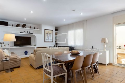 Villa de 7 dormitorios en venta en Vilassar de Dalt, Barcelona, Cataluña, Spain № 4500 - foto 29