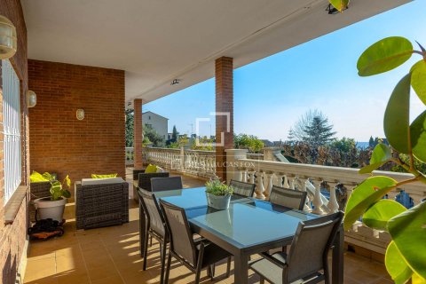 Villa de 7 dormitorios en venta en Vilassar de Dalt, Barcelona, Cataluña, Spain № 4500 - foto 2