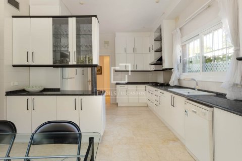 Villa de 7 dormitorios en venta en Vilassar de Dalt, Barcelona, Cataluña, Spain № 4500 - foto 5
