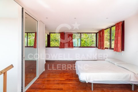 Сasa de 4 dormitorios en venta en Barcelona, Cataluña, Spain № 5665 - foto 26