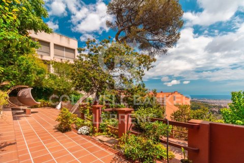 Сasa de 4 dormitorios en venta en Barcelona, Cataluña, Spain № 5665 - foto 12