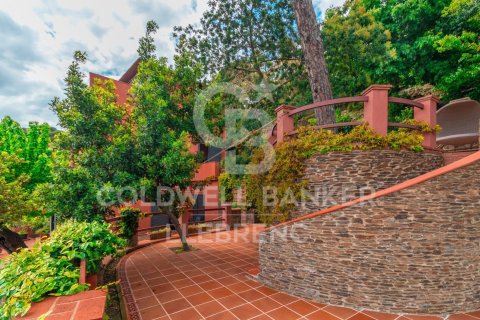 Сasa de 4 dormitorios en venta en Barcelona, Cataluña, Spain № 5665 - foto 13
