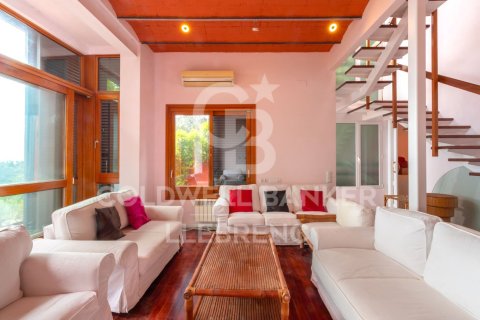 Сasa de 4 dormitorios en venta en Barcelona, Cataluña, Spain № 5665 - foto 3