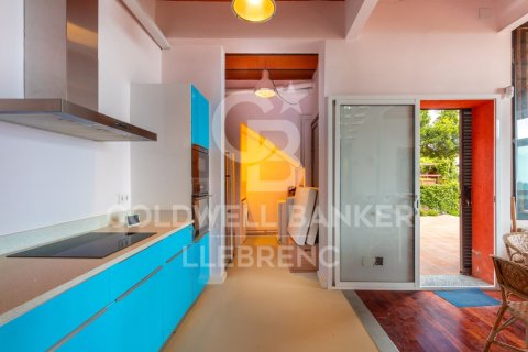 Сasa de 4 dormitorios en venta en Barcelona, Cataluña, Spain № 5665 - foto 16