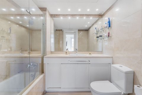 Купить квартиру в Барселона, Испания с 5 комнат, 160м², № 7283 - фото 9