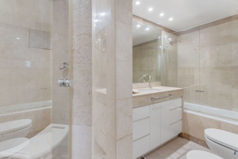Купить квартиру в Барселона, Испания с 5 комнат, 160м², № 7283 - фото 12