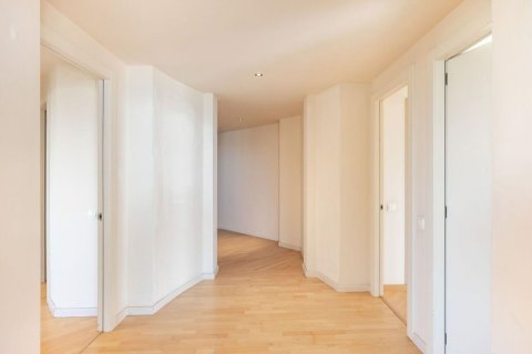 4 bedrooms apartment for sale in Barcelona, Catalonia, Spain № 7282 - photo 15
